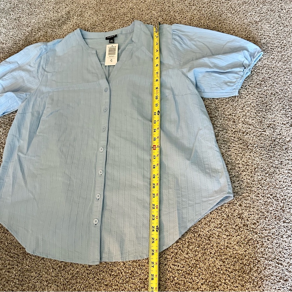 TORRID 00 0X XL Puff Sleeve Button Front Top Placid Blue NWT R $46 - Picture 11 of 12
